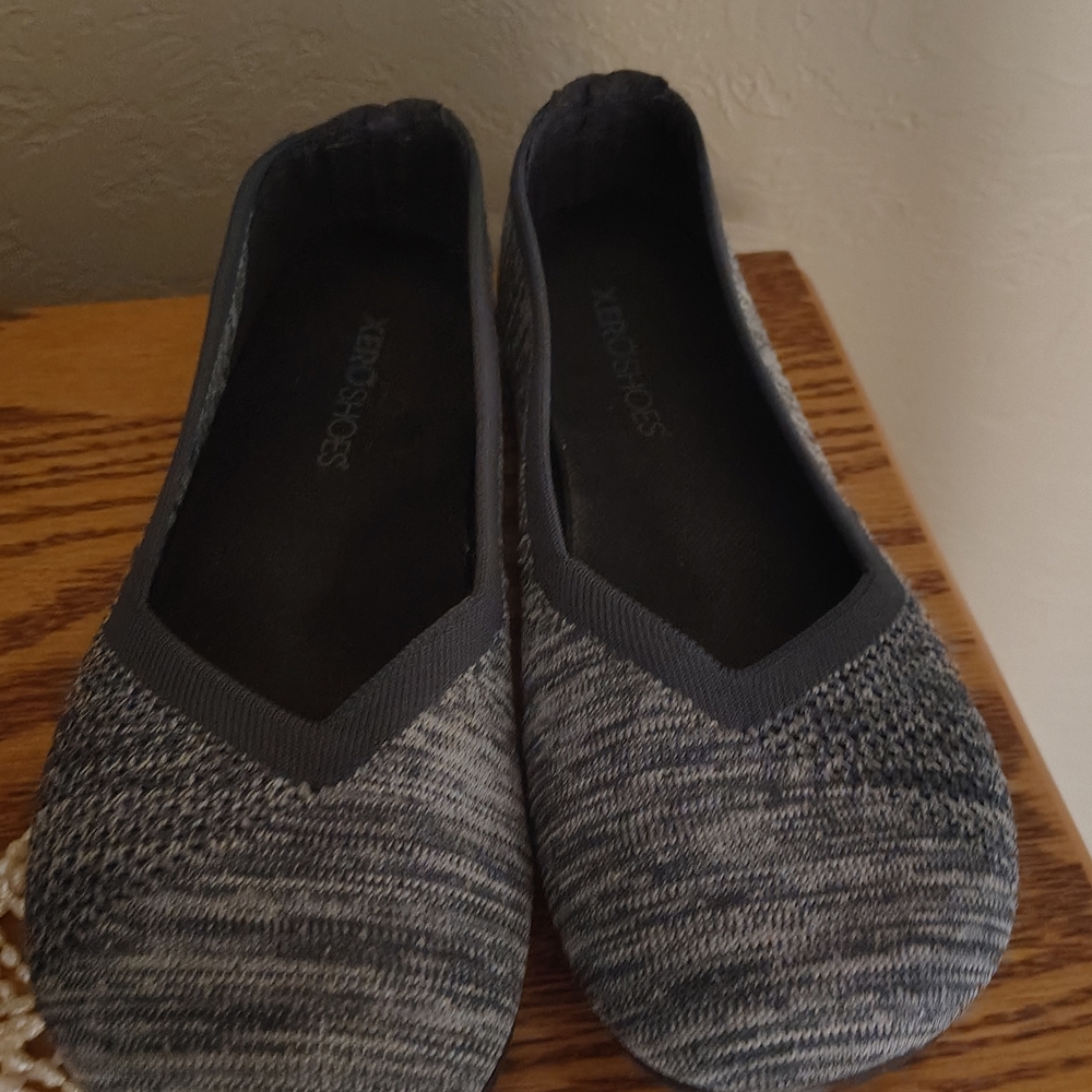 Women's Gray Flats